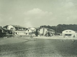 沿革(校舎遠景)