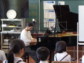 class=alignright frame